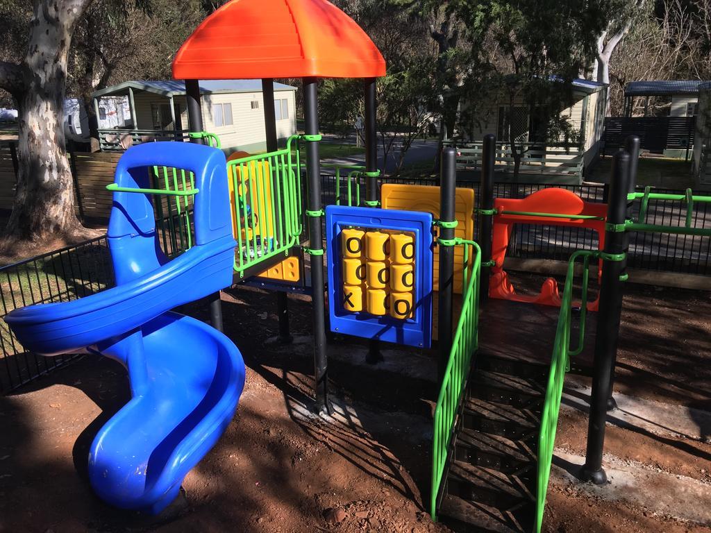 فندق Adelaide Brownhill Creek Tourist Park المظهر الخارجي الصورة